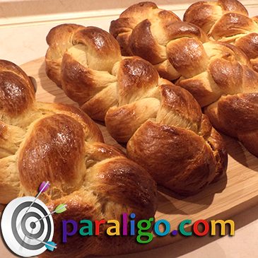Brioche Bread Greek style: Tsoureki