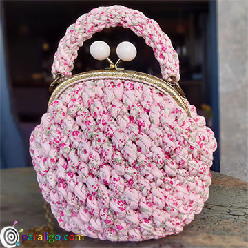 Crochet bag with metal frame